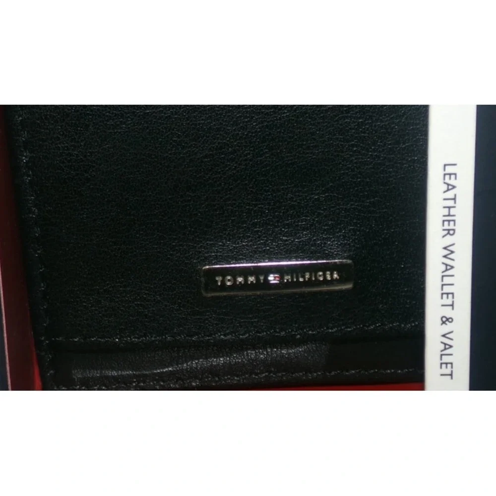 NIB Tommy Hilfiger Men's Bifold Leather Wallet~BLACK